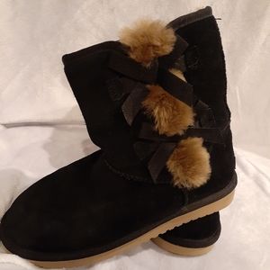 Kookaburra by Ugg black boots